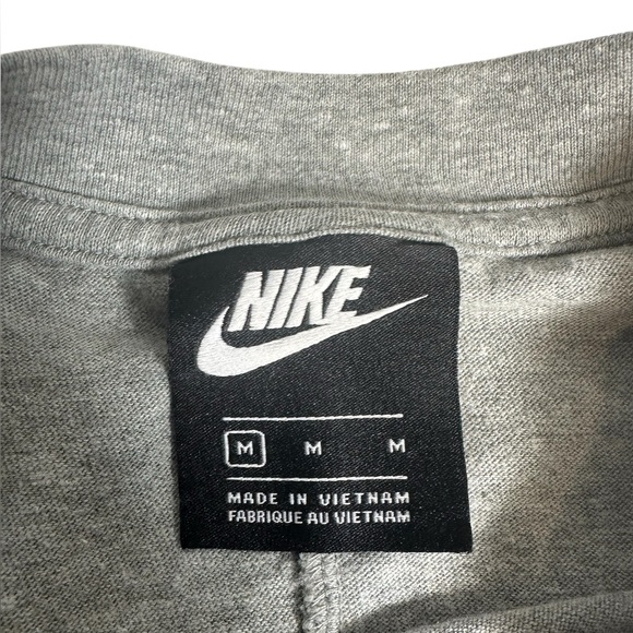 Nike Grey Crewneck Sweatshirt Women’s Medium Cropped - Picture 3 of 8